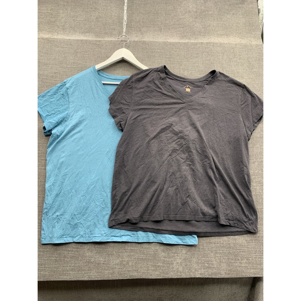 Blue Mountain T-Shirt Womens 2X Black V-Neck Short Sleeve Pullover Lot Of 2